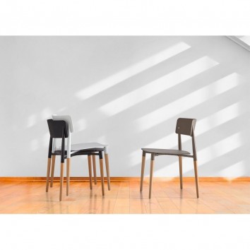Silla CLAIRE negro estilo nórdico patas de haya 2