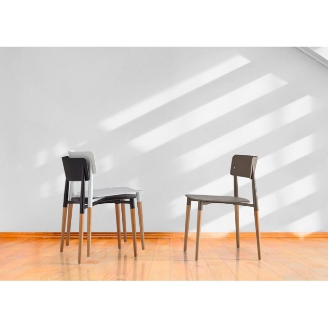 Silla CLAIRE blanco de estilo nórdico y patas de haya