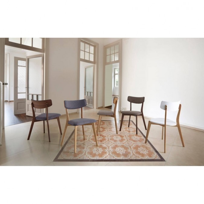 Silla SKAN de estilo nórdico en madera