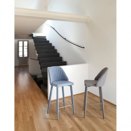 Taburete alto CASSIE azul totalmente tapizado en tela