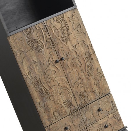 Armario 75x45x166h frentes madera tallada