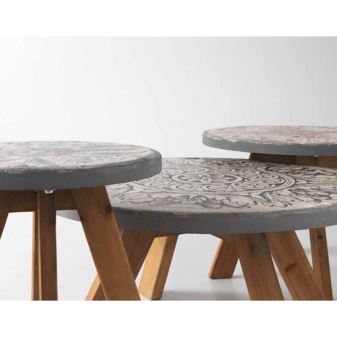 Mesa auxiliar 40x50h madera y cemento