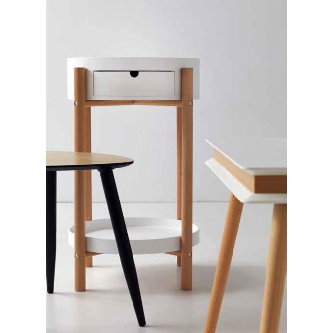 Mesita 4 patas con cajón estilo nórdico 46x67h