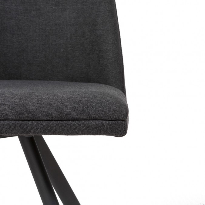 Silla giratoria color gris oscuro tapizada en tela
