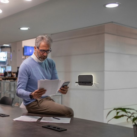 Aplique pared negro LED con repisa y USB