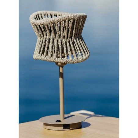 Lámpara de mesa serie Polinesia conexion USB