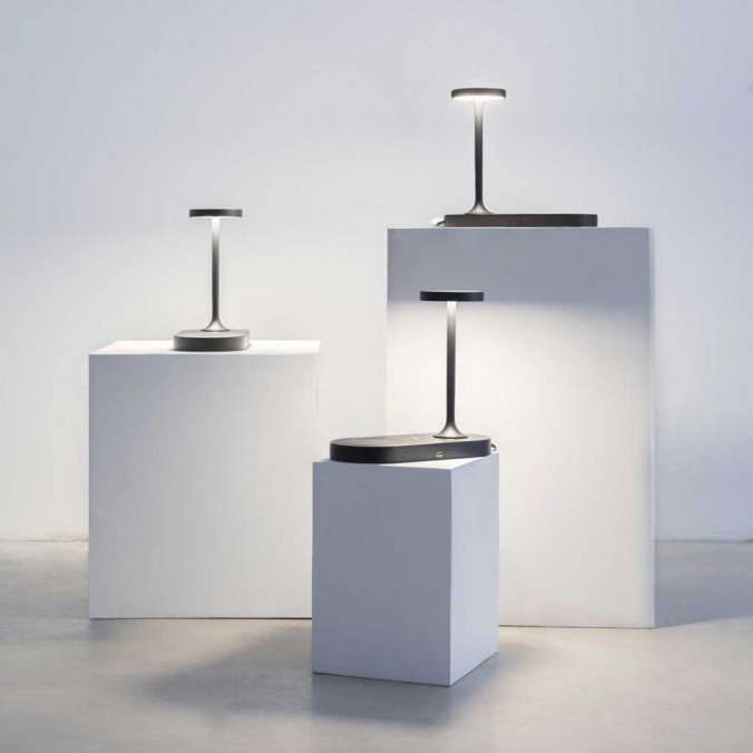 Sobremesa negro luz LED y cargador mávil inducción