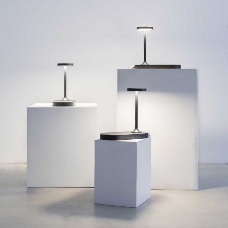 Sobremesa negro luz LED y cargador mávil inducción