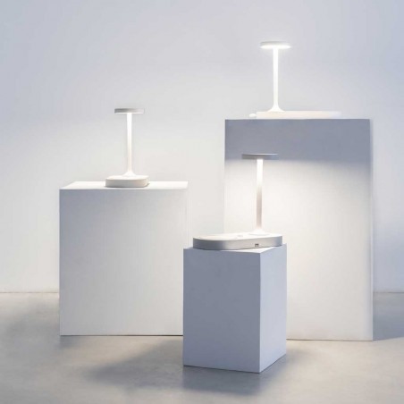 Sobremesa nblanco luz LED y cargador móvil inducción