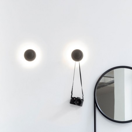 Mini percha de pared negro con luz LED