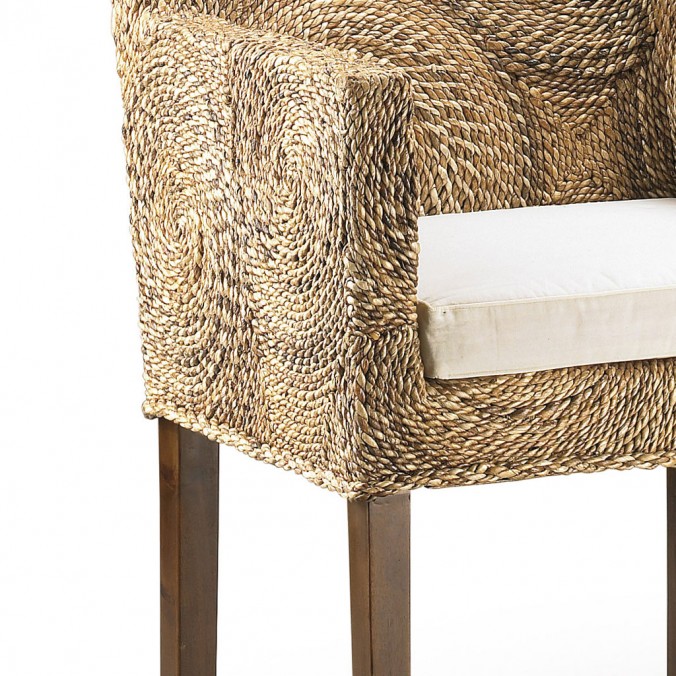 Sillón de ratán diseño círculos y caoba 56x60x85h Sillón de ratán diseño círculos y caoba 56x60x85h