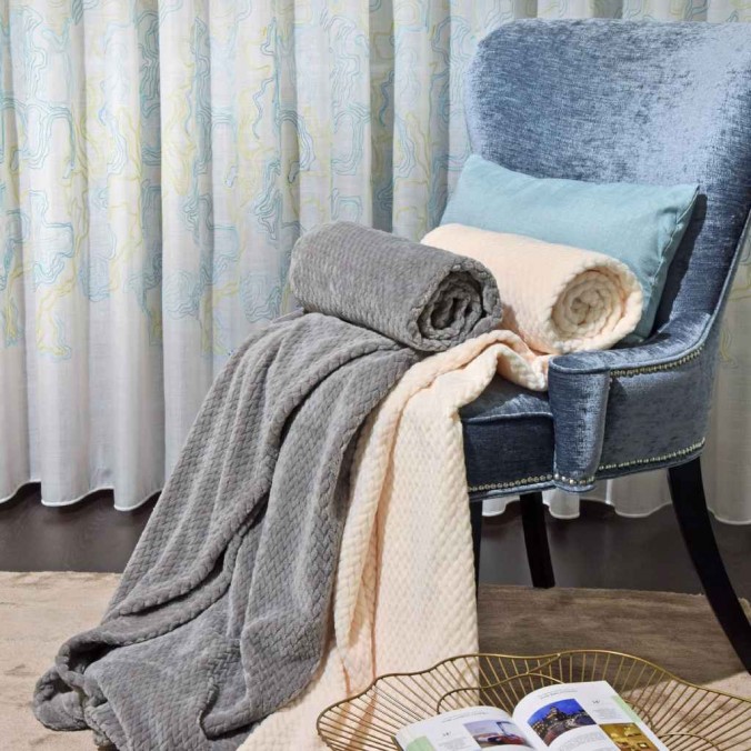 Manta Haryana Beige de tacto suave y amoroso - 130x170cm