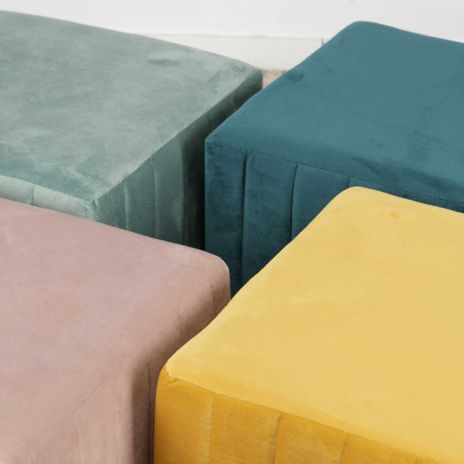 puff velvet con patas metal 40x40x41 cm