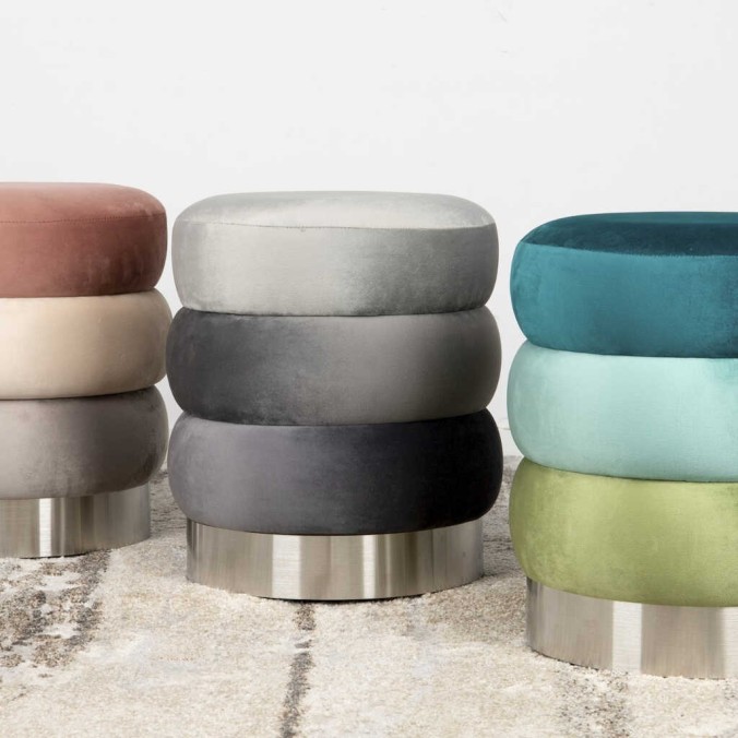 puff velvet con base metal 40x40x43 cm