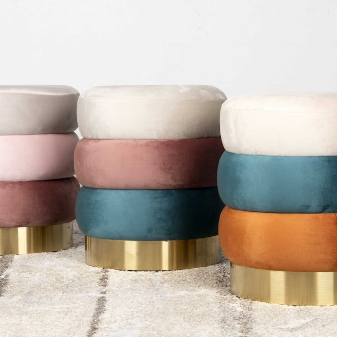 puff velvet con base metal 40x40x43 cm