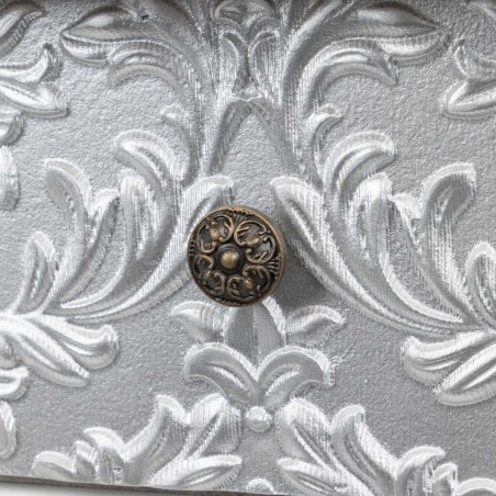 mesita madera blanca-plata tallada 45x35x70 cm