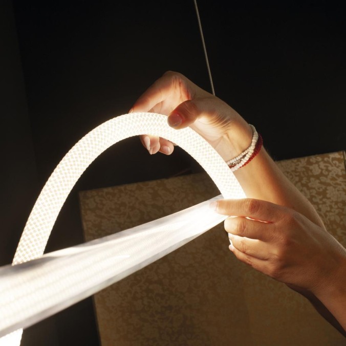 Lámpara LED 38W 3000K serie FUGAZ Oro Pintura - 146.5x8x38-238h