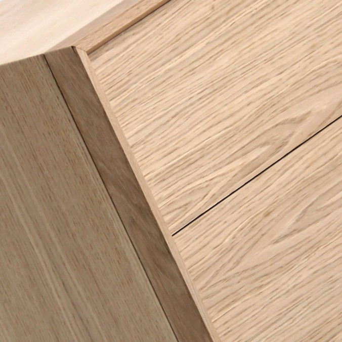 Mesita de noche 40x34x40h fabricada en roble macizo