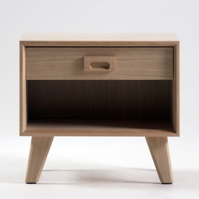 Mesita de noche estilo nórdico 50cm en roble macizo