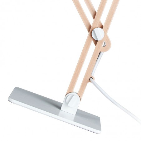 Flexo de mesa orientable estilo escandinavo