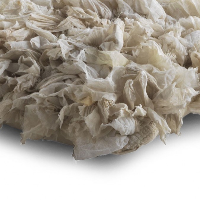 Cojín trapillo blanco roto 45x45cm