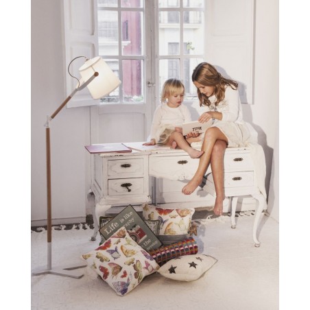 Lámpara de pie orientable estilo nórdico