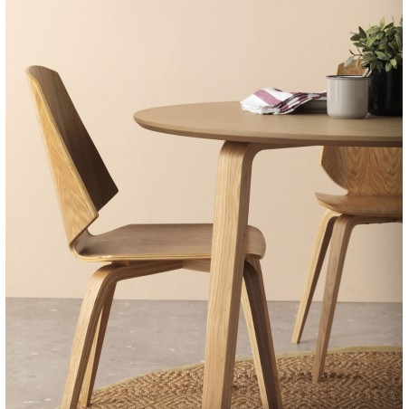 Mesa estilo nórdico 110x75h de contrachapado de roble