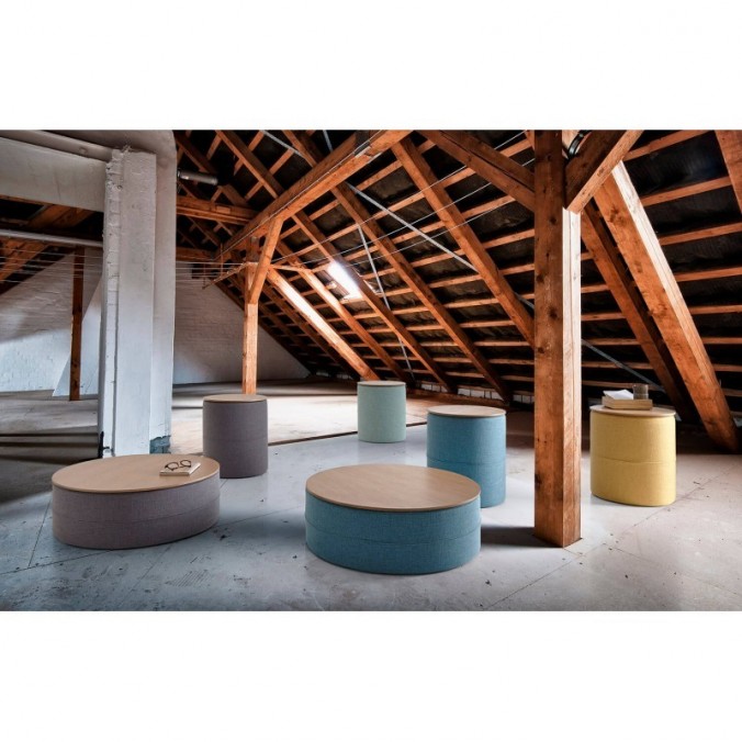 Mesa de centro 80cm tapizado azul y superficie madera