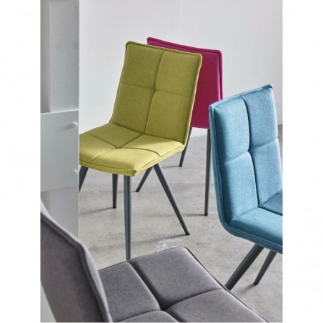 Silla diseño ZOE tapizado fucsia y patas color negro