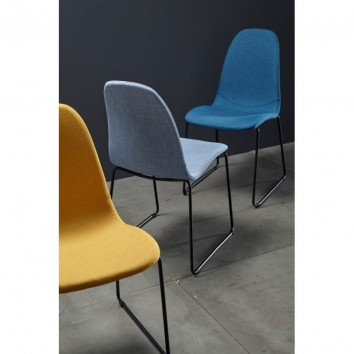 Silla HELENA tapizado azul claro y patas metal negro 2