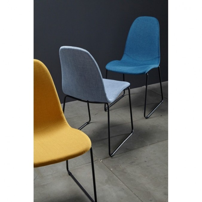 Silla HELENA tapizado azul claro y patas metal negro