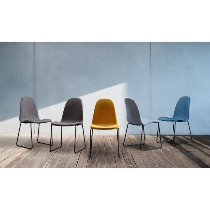 Silla HELENA tapizado azul claro y patas metal negro